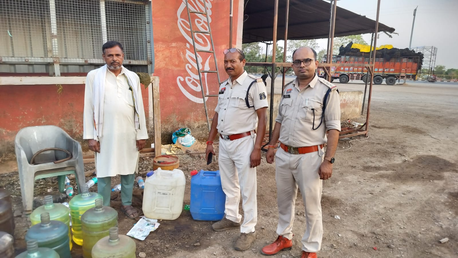 अवैध डीजल भंडारण व बिक्री पर पुलिस की गाज : चिचोला पुलिस और स्पेशल टीम ने ढाबे पर दी दबिश, 610 लीटर डीजल जप्त