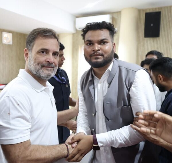 राहुल गांधी को जन्मदिन की बधाई देने पहुंचे जय प्रकाश साहू