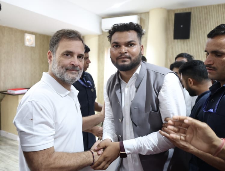 राहुल गांधी को जन्मदिन की बधाई देने पहुंचे जय प्रकाश साहू