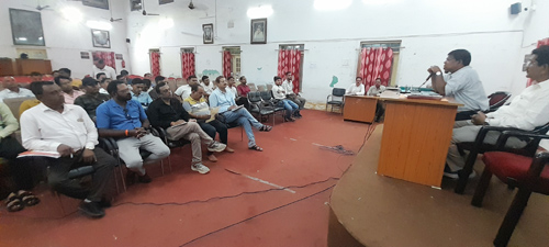 आयुक्त ने ली संकुल समन्वयकों की बैठक : शिक्षकों को मिलेगा ‘प्रधानमंत्री सूर्य घर योजना’ का लाभ