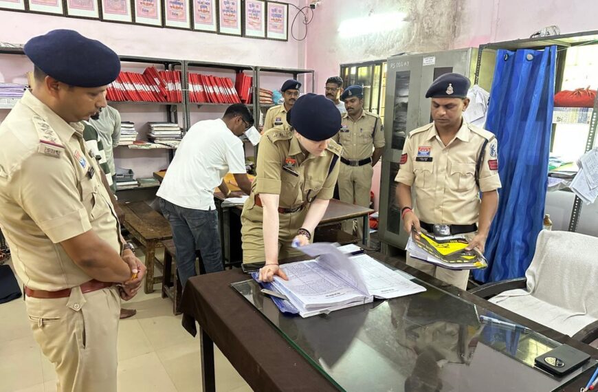 पुलिस अधीक्षक अंकिता शर्मा का डोंगरगढ़ थाने में औचक निरीक्षण,&hellip;