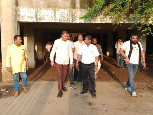 गंज चौक शॉपिंग कॉम्प्लेक्स के जीर्णोद्धार कार्य का महापौर ने किया निरीक्षण