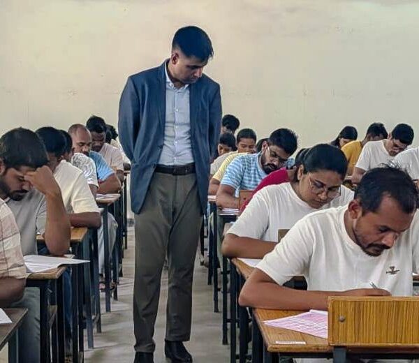 सीजीपीएससी उप निरीक्षक प्रारंभिक परीक्षा : राजनांदगांव के 7 केंद्रों में परीक्षा संपन्न, कलेक्टर ने व्यवस्थाओं का लिया जायजा
