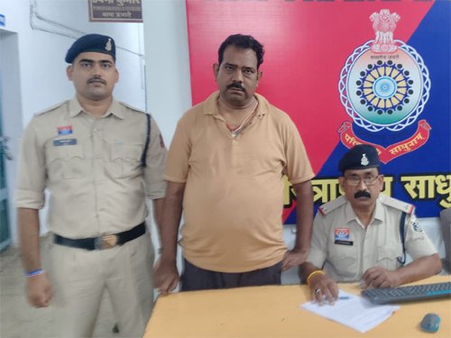 ट्रैक्टर शोरूम में 11 लाख रुपए के गबन का मैनेजर गिरफ्तार, भेजा गया जेल