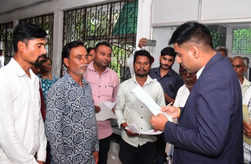 कलेक्टर ने जनदर्शन में सुनीं नागरिकों की समस्याएं, आवेदनों के&hellip;