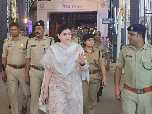 गणेश विसर्जन पर राजनांदगांव में पुलिस का अभेद्य सुरक्षा घेरा : 800 जवान तैनात, 4 ड्रोन व 10 मचानों से होगी निगरानी
