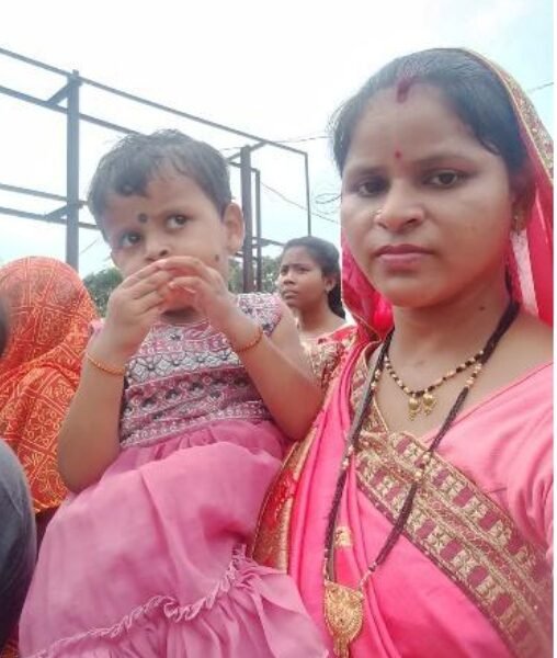 प्रधानमंत्री मातृ वंदन योजना से आरती को मिला पोषण का सहारा, बिटिया पूर्वी भी है पूरी तरह स्वस्थ