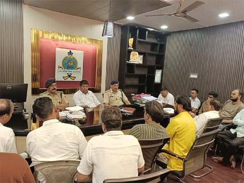 पंडालों में व्यवस्था और स्वच्छता बनाए रखने निगम में गणेश समितियों की बैठक