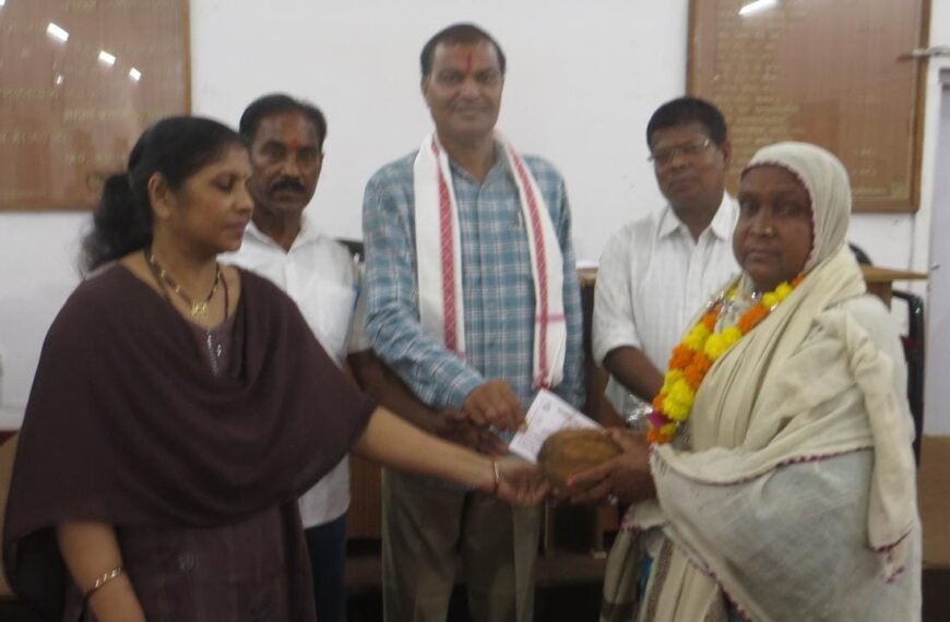 नगर निगम के 3 कर्मचारियों को भावभीनी विदाई : महापौर&hellip;