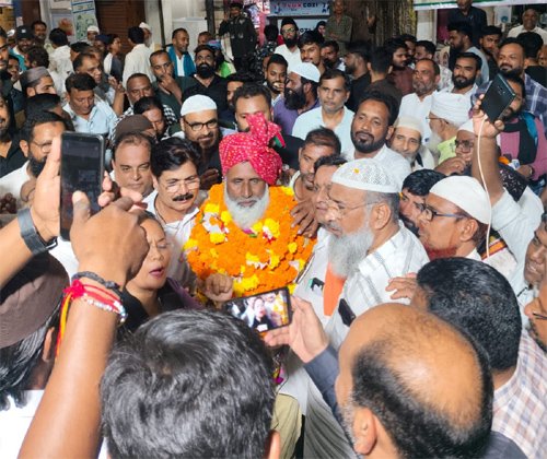 जावेद अंसारी हन्फी मस्जिद गोलबाजार के चौथी बार सदर, 323 मतों के बड़े अंतर से ऐतिहासिक जीत