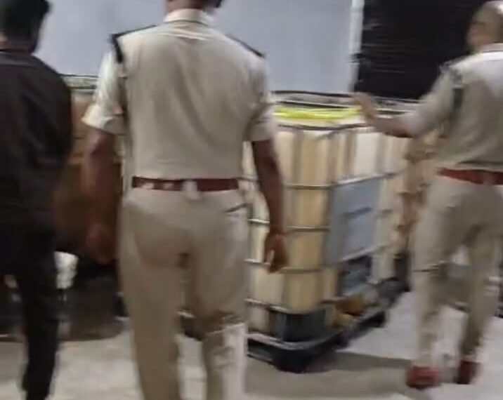 अवैध डीजल भंडारण पर चिचोला पुलिस व स्पेशल टीम का&hellip;