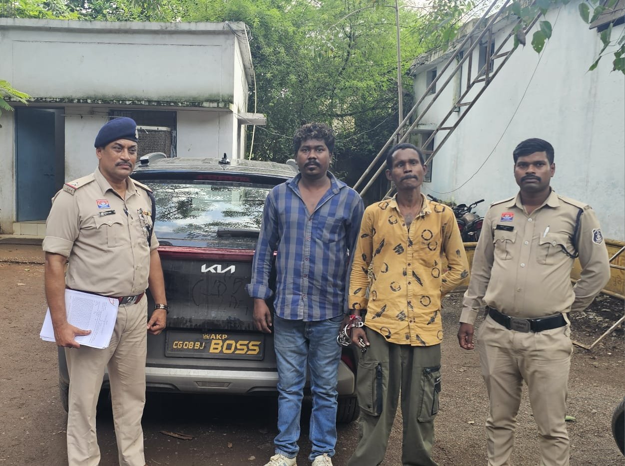 रंगदारी मांगने और मारपीट करने वाले 2 आदतन अपराधी गिरफ्तार : म्युनिसिपल स्कूल के पास की वारदात, कार, बेस बैट और चाकू जब्त