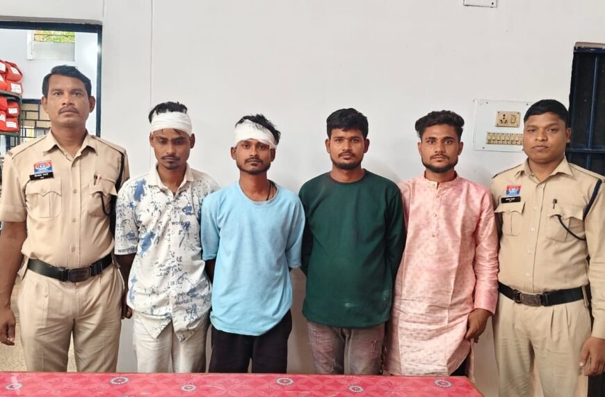 राजनांदगांव में गणेश विसर्जन झांकी के दौरान पुलिस की चौकसी,&hellip;