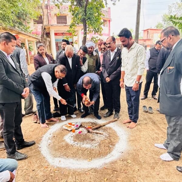 तहसील कार्यालय में ₹10 लाख की लागत से बनेगा प्रतिक्षालय, महापौर मधुसूदन यादव ने किया भूमिपूजन