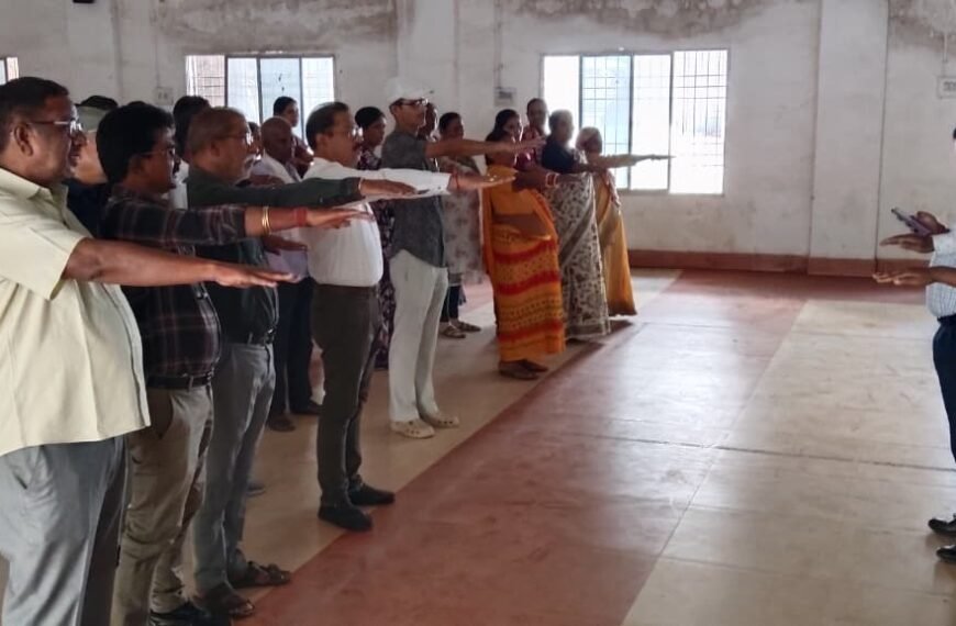 सतर्कता जागरूकता सप्ताह की शुरुआत, निगम आयुक्त ने दिलाई सत्यनिष्ठा की शपथ