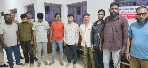 गोवंश वध मामले का सनसनीखेज खुलासा : पुलिस ने एक अपचारी समेत 11 आरोपियों को किया गिरफ्तार, भेजा जेल