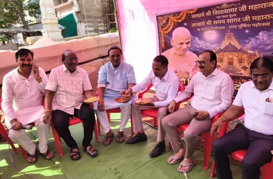 आचार्य विद्यासागर और समयसागर महाराज का जन्मोत्सव मनाया, पूजा-अर्चना के&hellip;
