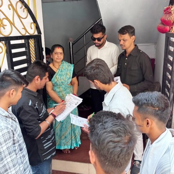 बिजली के बढ़े दामों के खिलाफ कांग्रेस का हस्ताक्षर अभियान, घर-घर पहुंचकर जुटाया जनसमर्थन