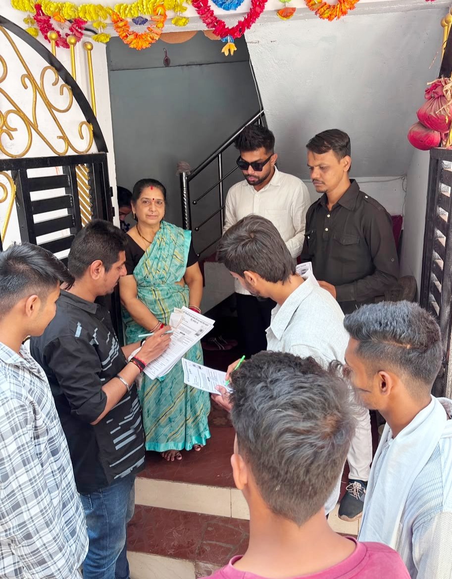 बिजली के बढ़े दामों के खिलाफ कांग्रेस का हस्ताक्षर अभियान, घर-घर पहुंचकर जुटाया जनसमर्थन