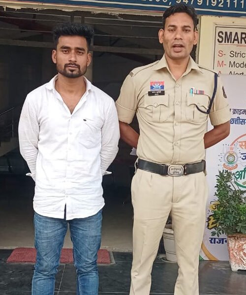 नेहरू कॉलेज रोड पर चाकू लहराकर लोगों को धमका रहा युवक गिरफ्तार